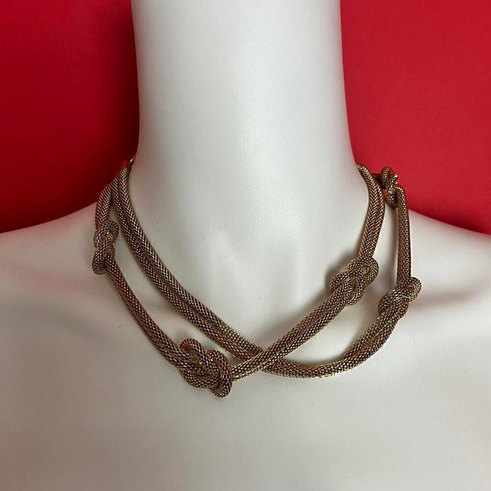 Gold knotted chain necklace 💛💛